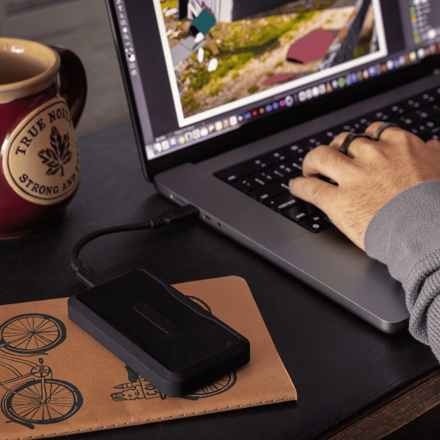Atom PRO Portable Thunderbolt 3 NVMe SSD V2